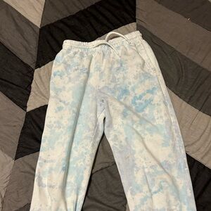 Divided tie dye pants